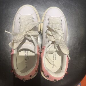 Size 34 White Leather Chunky shoes/heels Sneakers with Pink Studded